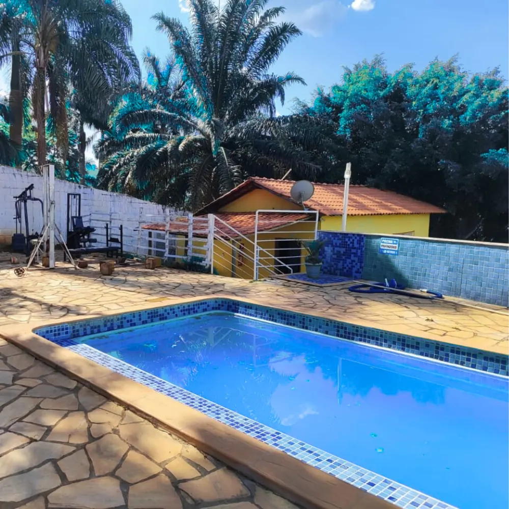 Piscina e área externa de uma das unidades